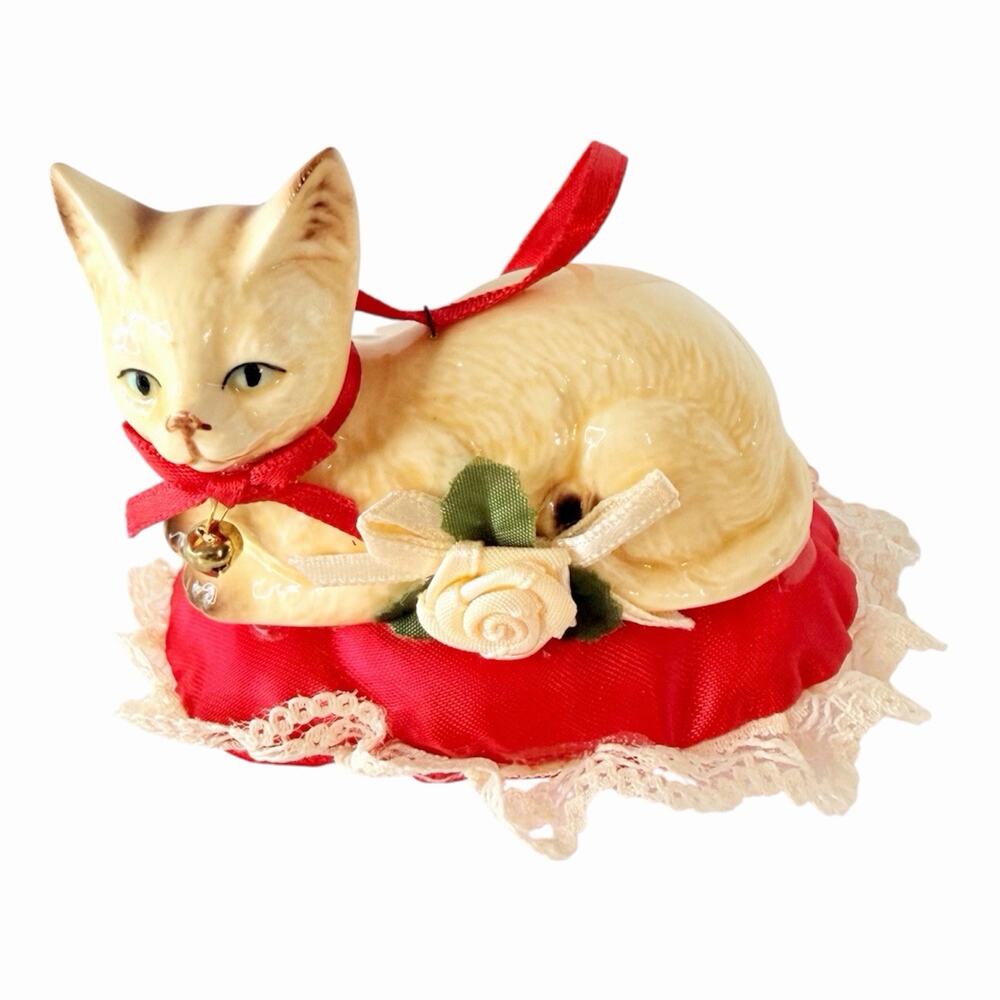 Vintage Kurt S. Adler Cat White Kitty on Red Pillow w Rose Ornament 1989